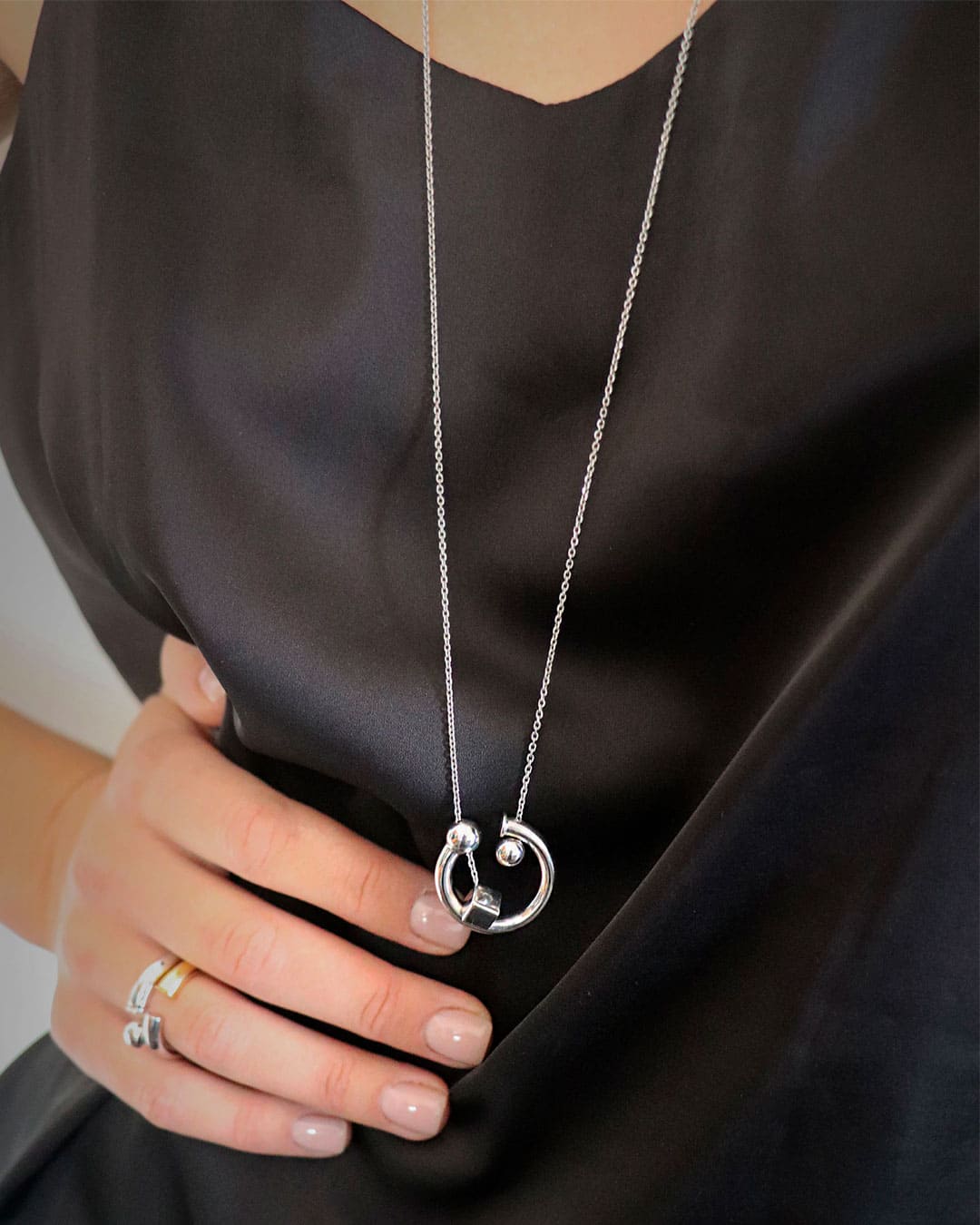 Necklace PARTICLE TRANSFORMER
