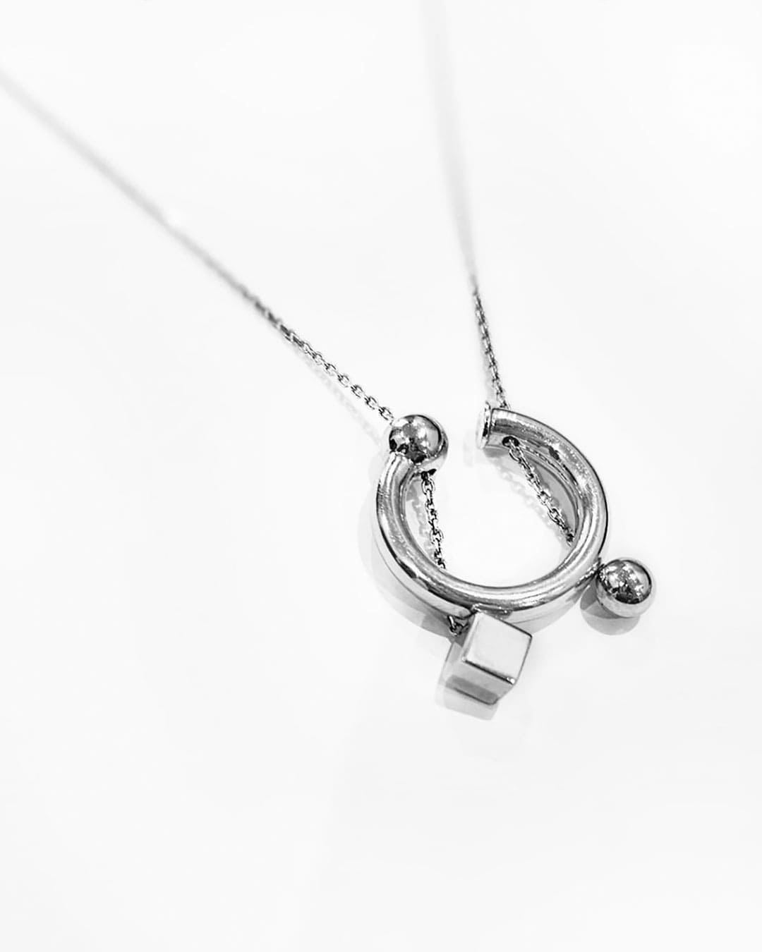 Necklace PARTICLE TRANSFORMER