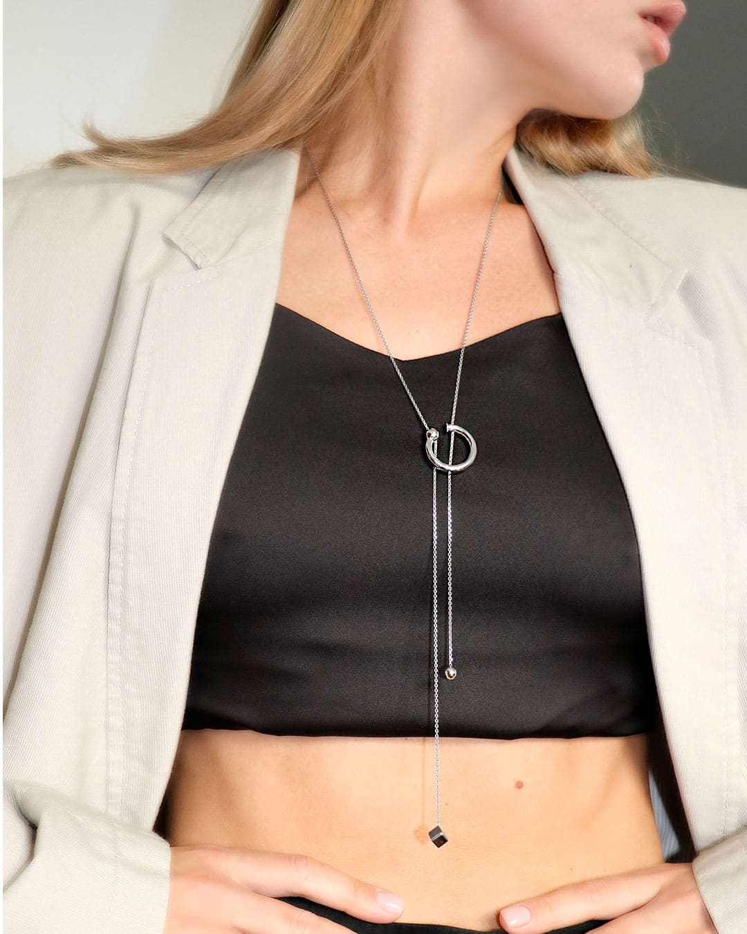 Necklace PARTICLE TRANSFORMER
